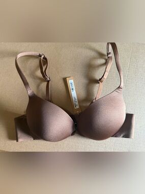 SKIMS Ultimate Push Up Plunge Bra in Jasper